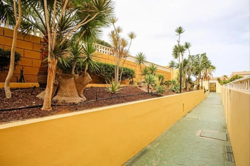 Cozy Apartment Near The Sea With Private Parking El Medano