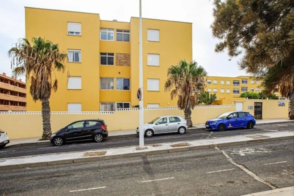 Cozy Apartment Near The Sea With Private Parking El Medano